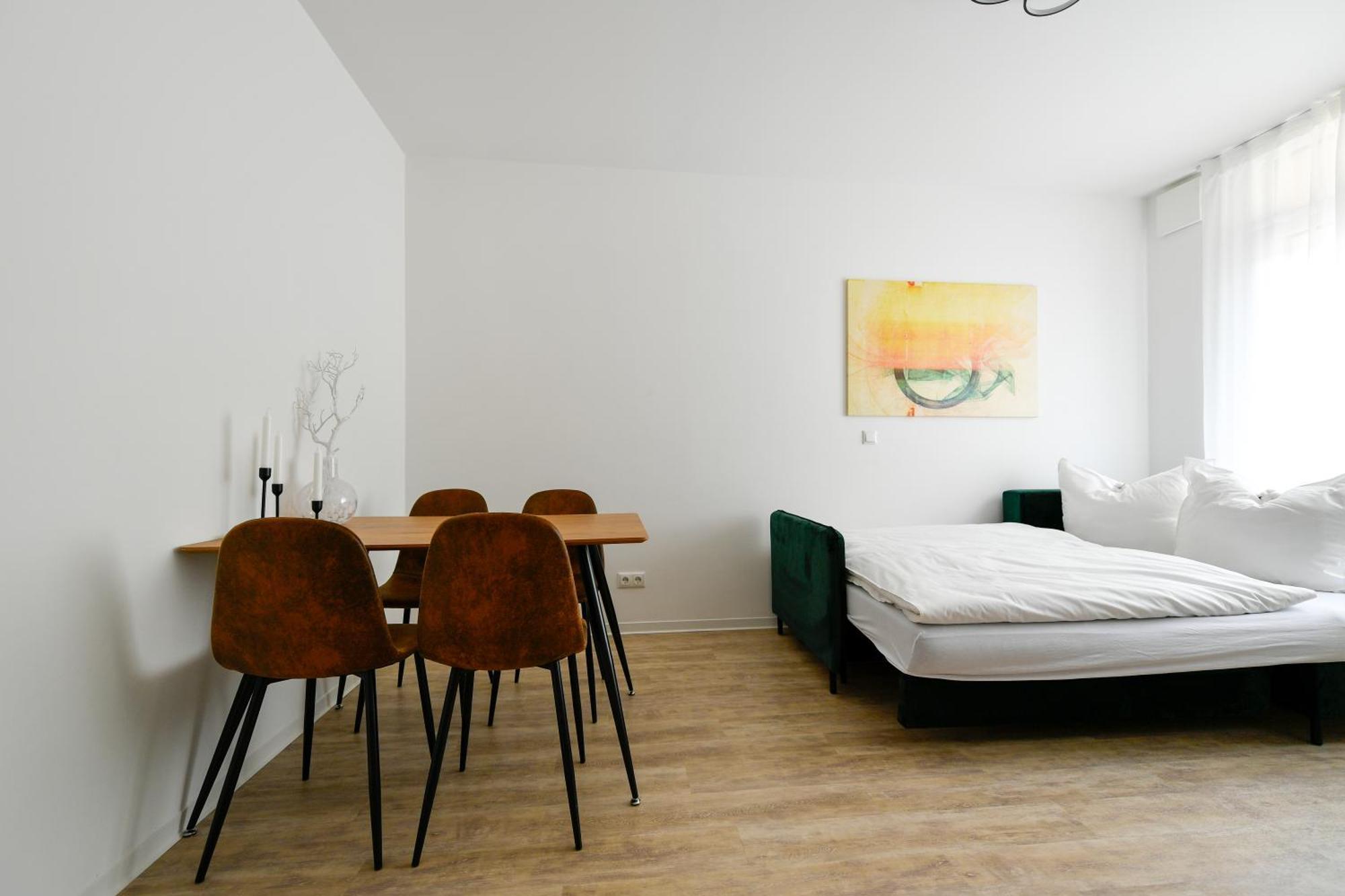 Ferienwohnungen Am Theater: Modern Central Apartments with Kitchen and Netflix Cottbus Room photo